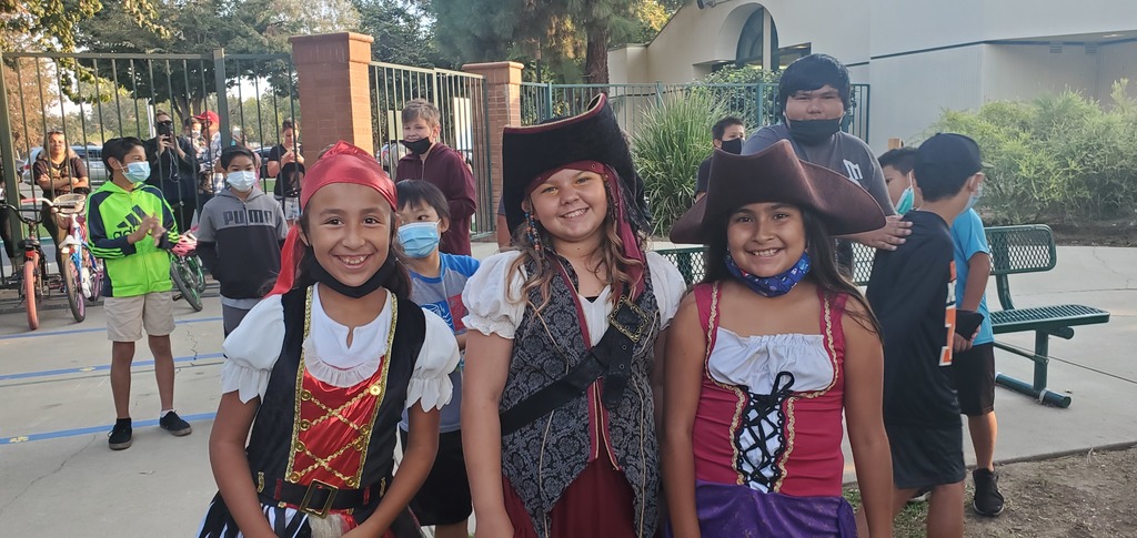 3 students dressed as pirates